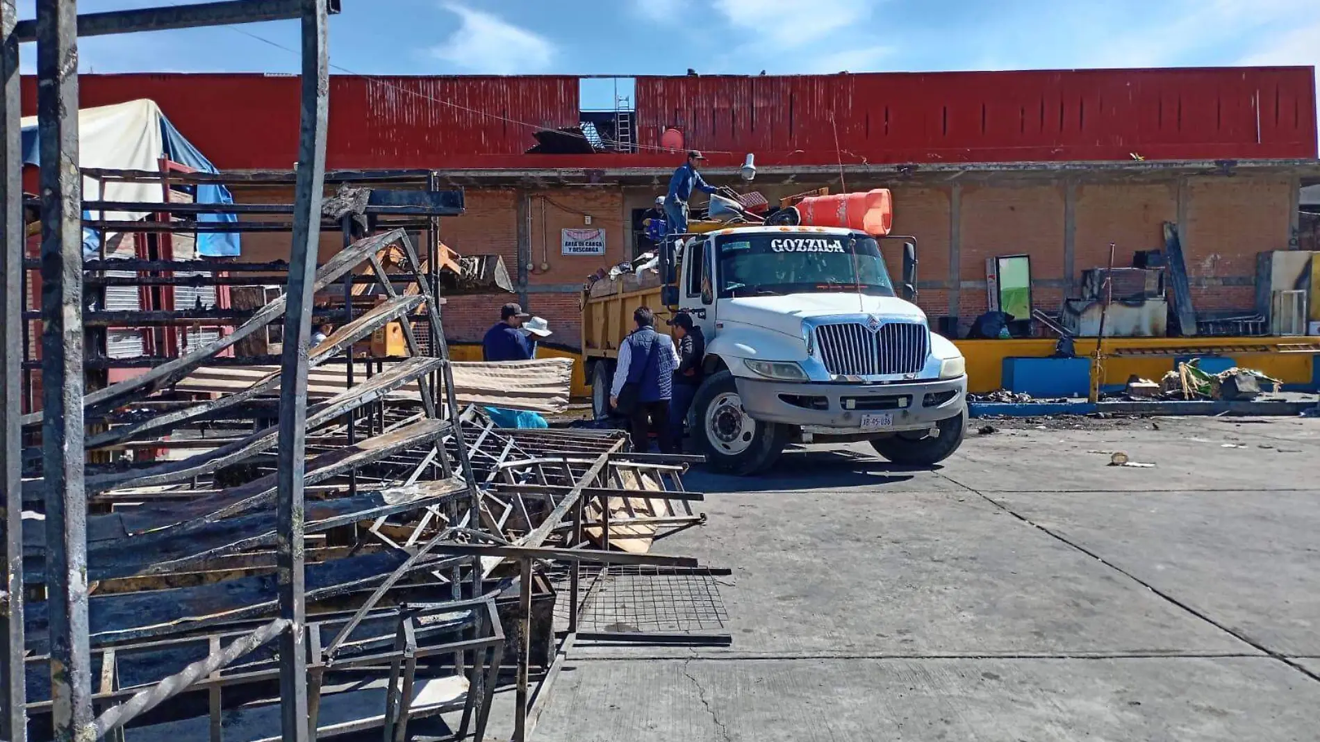 limpíeza incendio  mercado de tlaxcala (3)